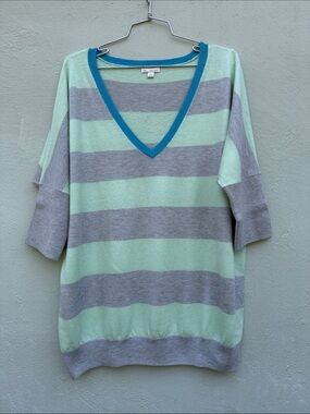 Gap Striped V-Neck Women’s Sweater in Mint and Gray